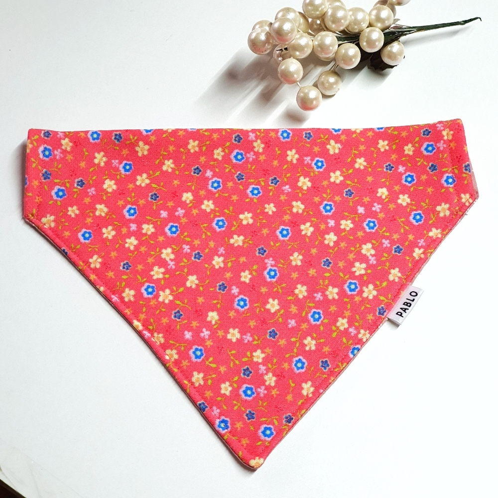 🐶 5 for $15 * Pablo Pink Mini Floral Knit Dog Bandana